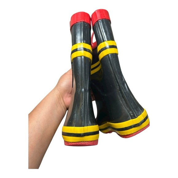 Fireman / Firefighter Unisex Rain Boots – Kids Size 13-1 - Picture 12 of 13